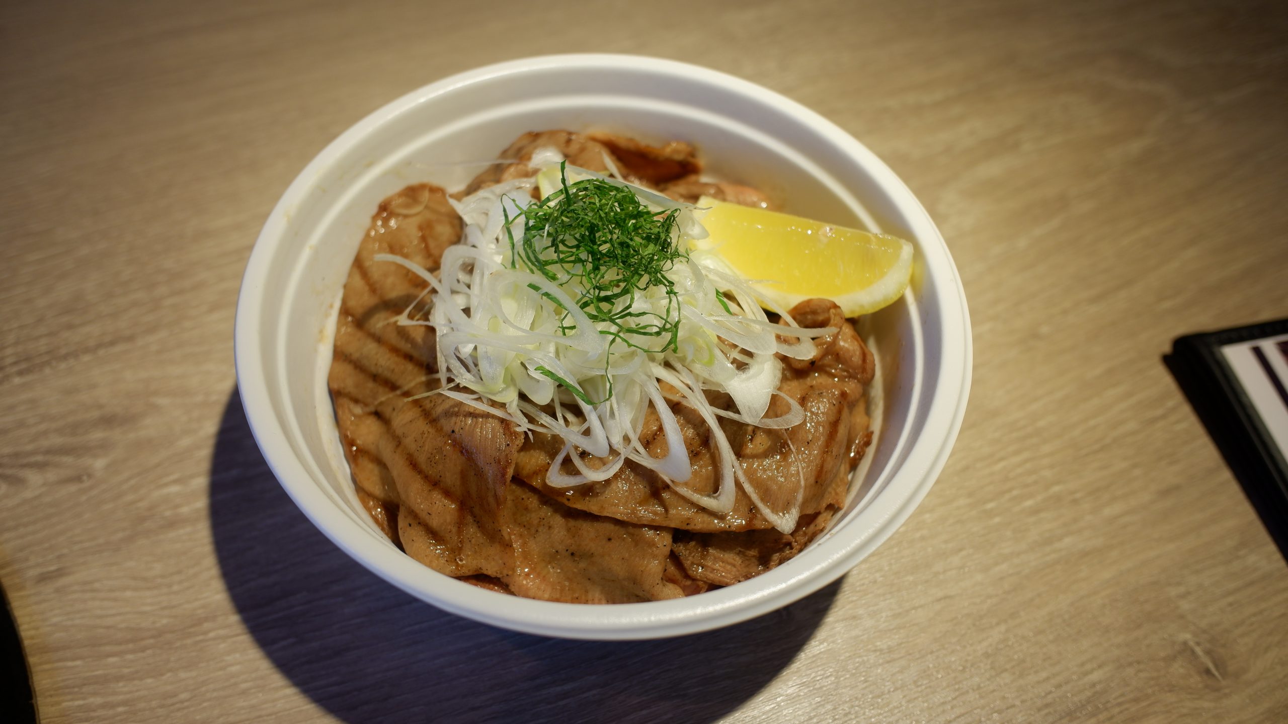 力丸の自慢のタンを使った丼!イチオシです。