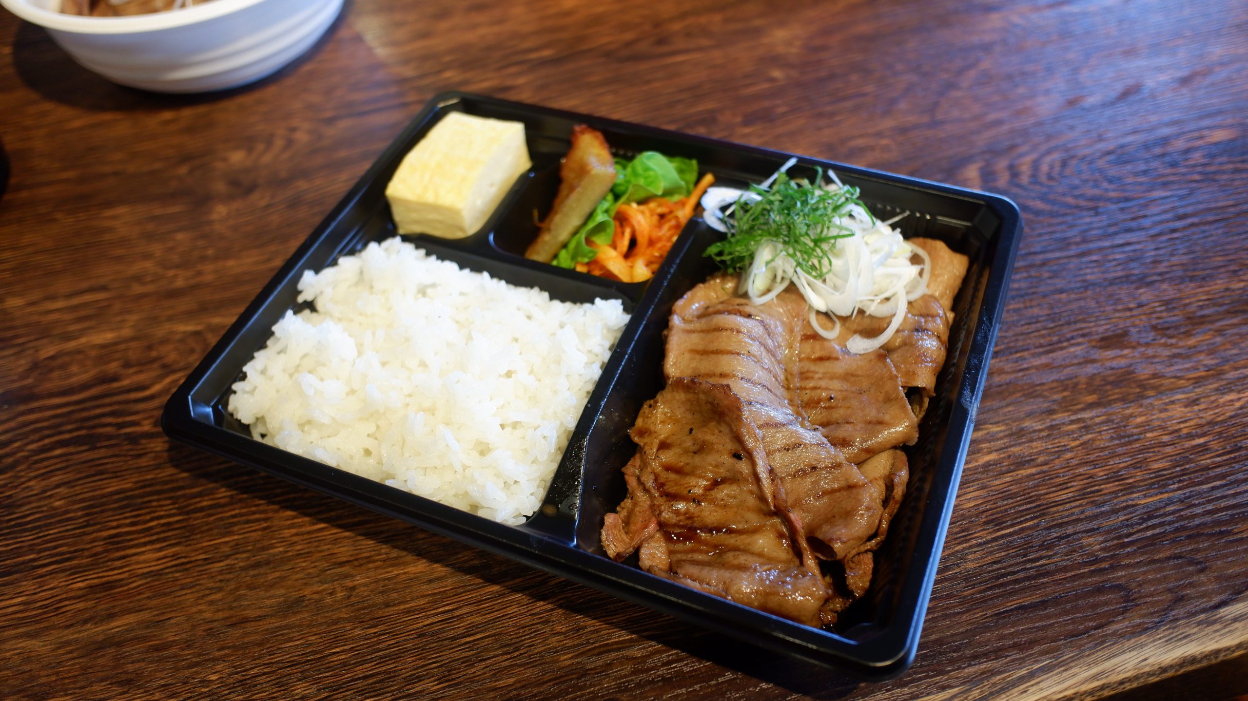 力丸の自慢のタンを使ったお弁当です!